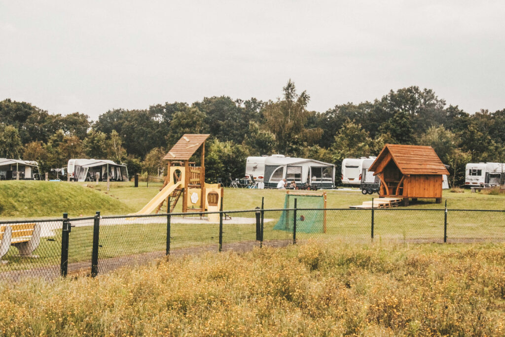 speeltuin en glijbaan camping in Twente